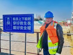 豪城码头增设提示牌,温馨提醒时刻绷紧安作业这根弦!